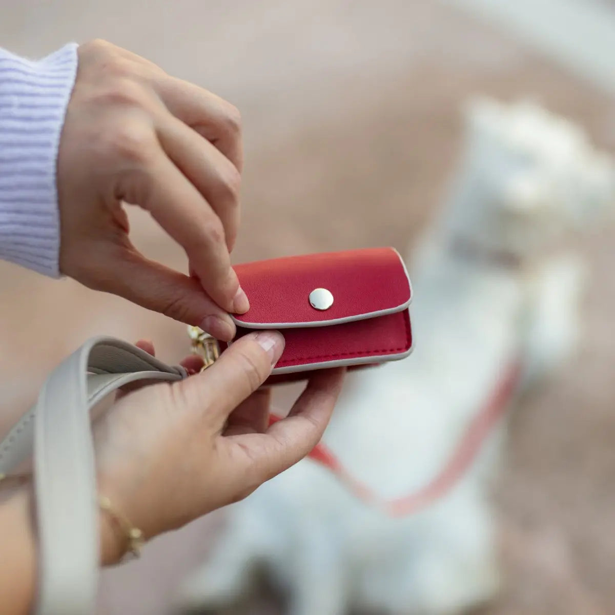 Waste Bag Holder - Vegan Leather - Bag Dispenser Nina Woof